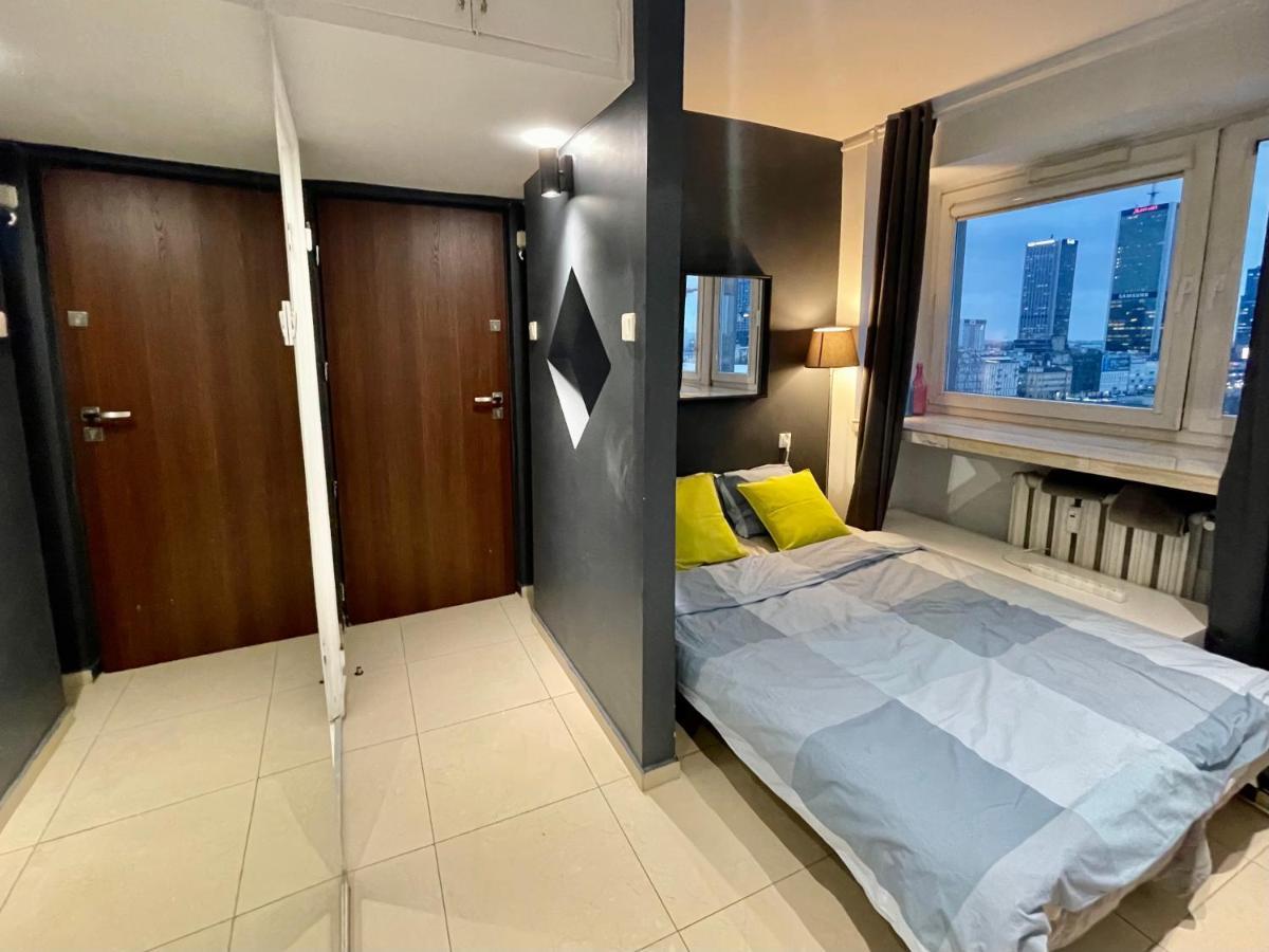 Sawa Apartment 2Xmetro Wifi 500 Mbs 50'Tv Netflix Hbo Appletv+ Варшава Экстерьер фото